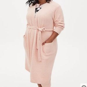 Cozy Torrid Pink Teddy Longline Robe, size 1/2